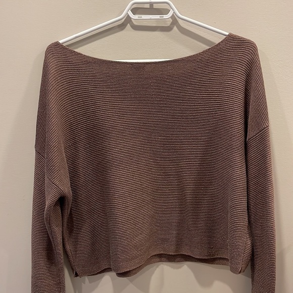 Thin knit garage sweater - Picture 4 of 4